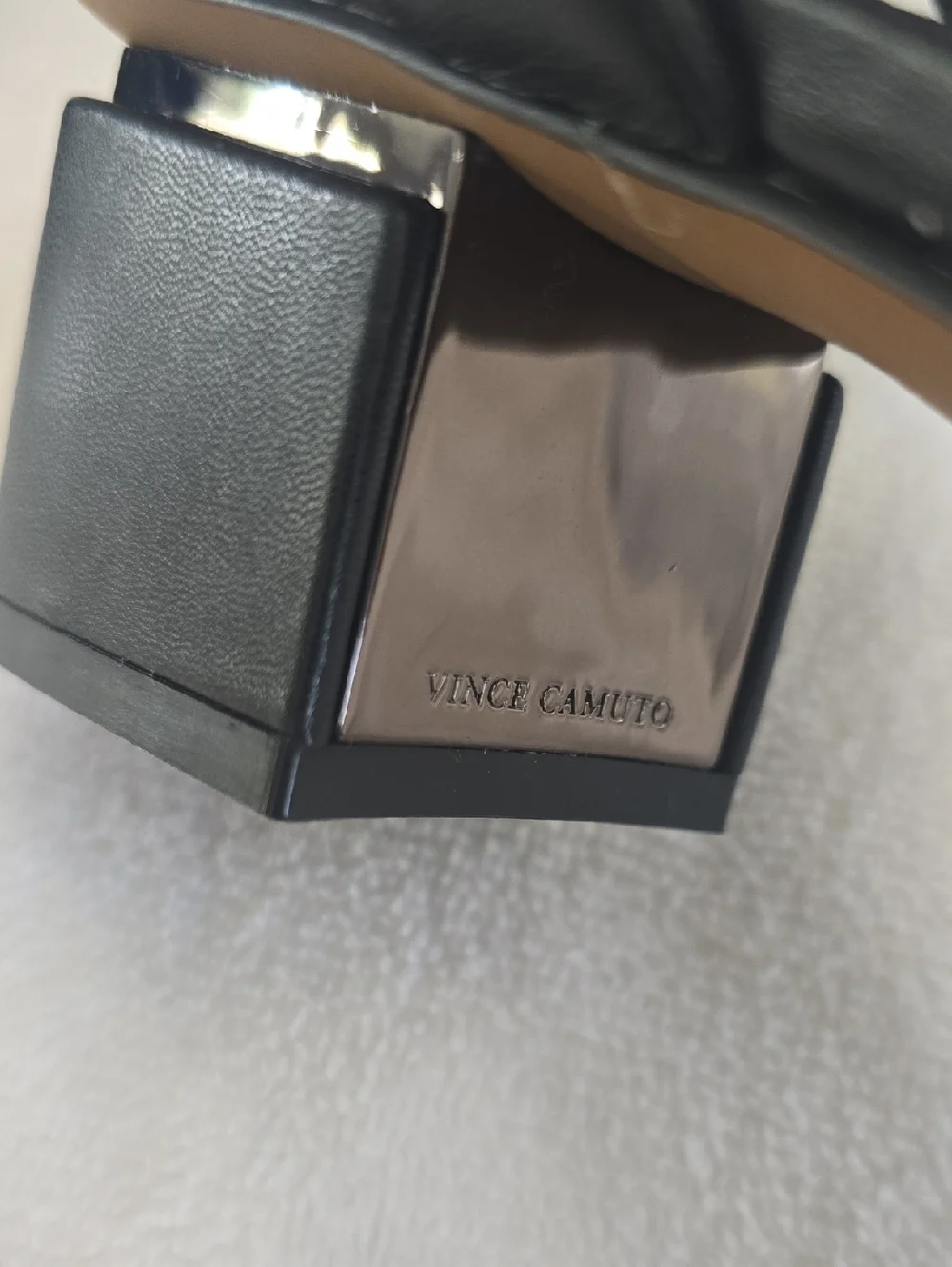 NWOT Vince Camuto Acaylee Sandals - Picture 6 of 9